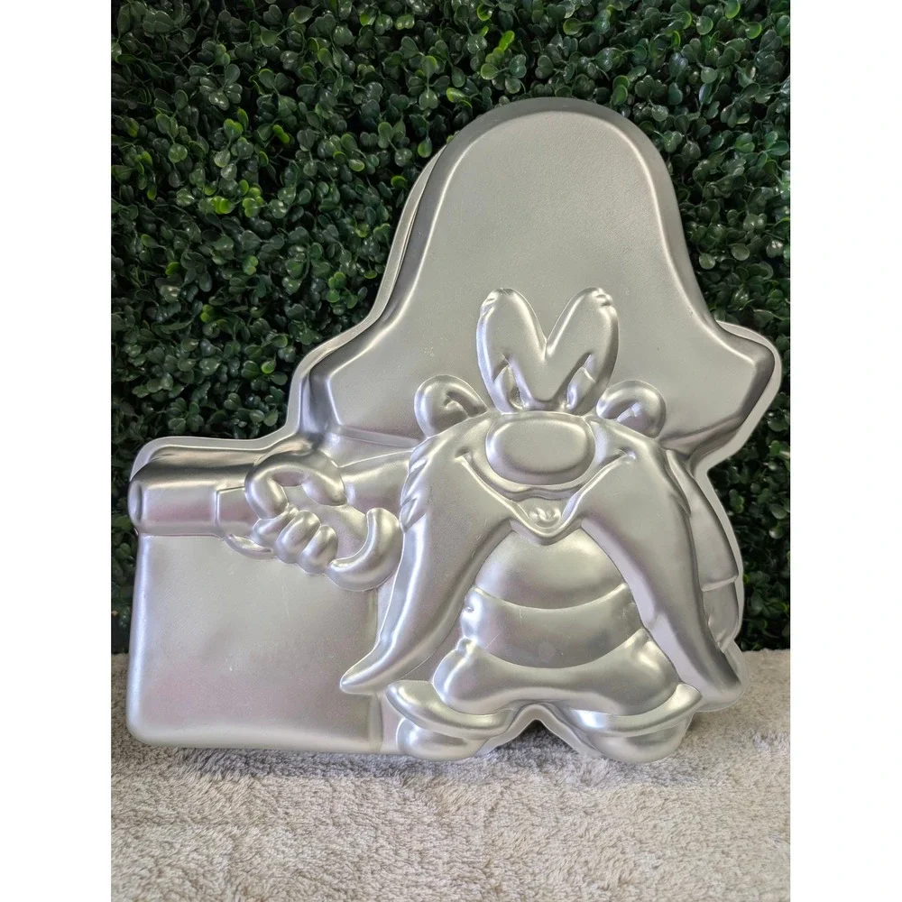 Wilton Yosemite Sam Cake Pan Vintage 1981 Looney Tunes Aluminum Mold 2105-3207